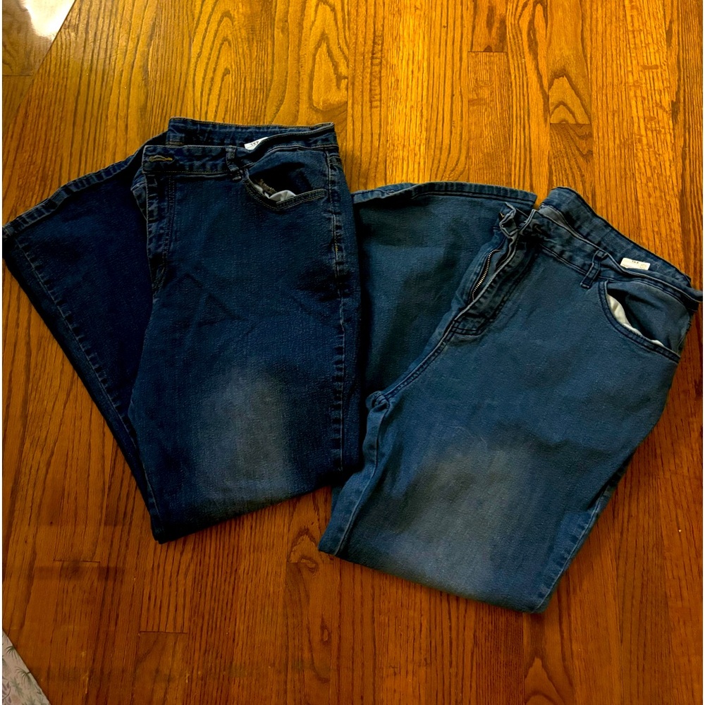 Two pairs women’s jeans 4X